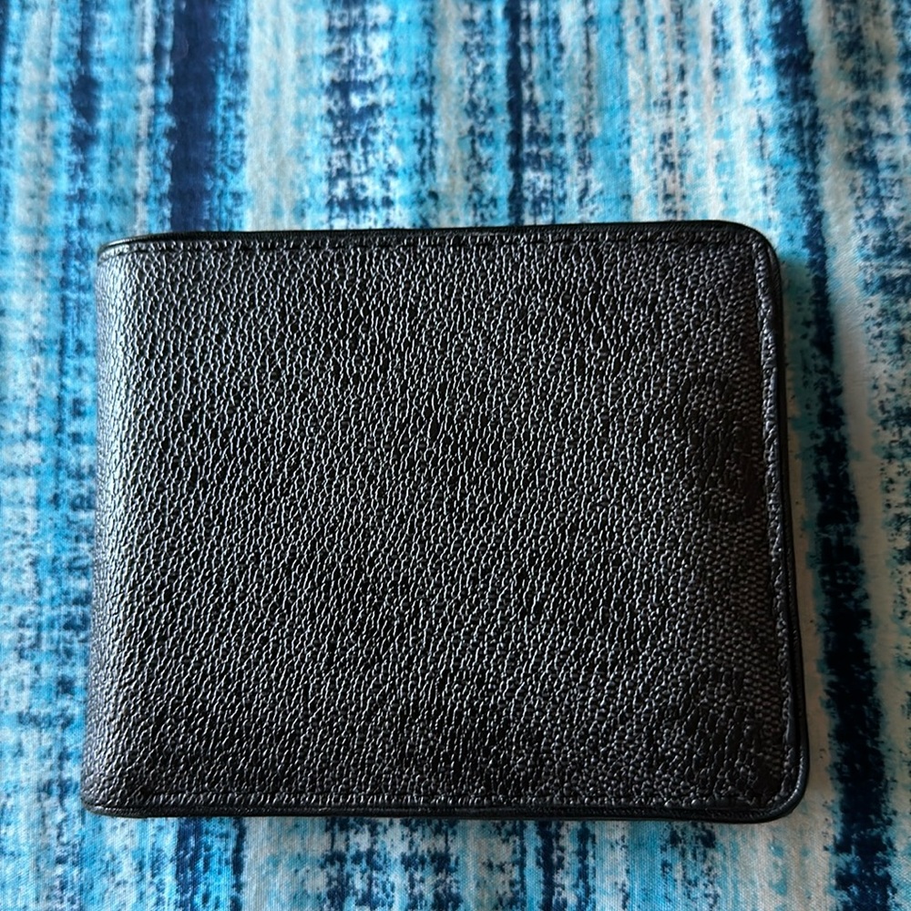 Men’s Guess wallet